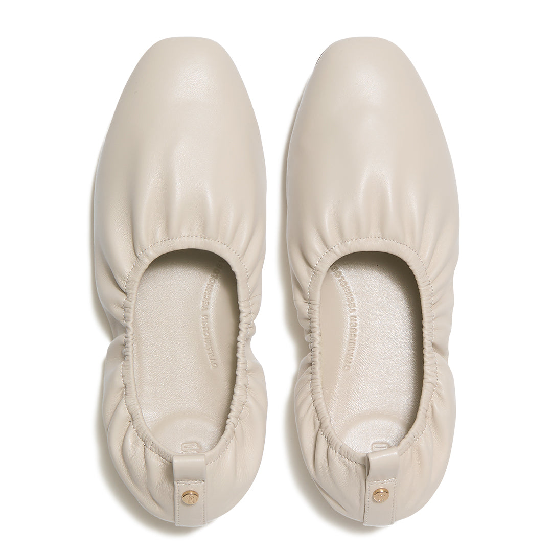 DELICATO Poise leather ballet flats with ruched detailing and cushioned comfort.