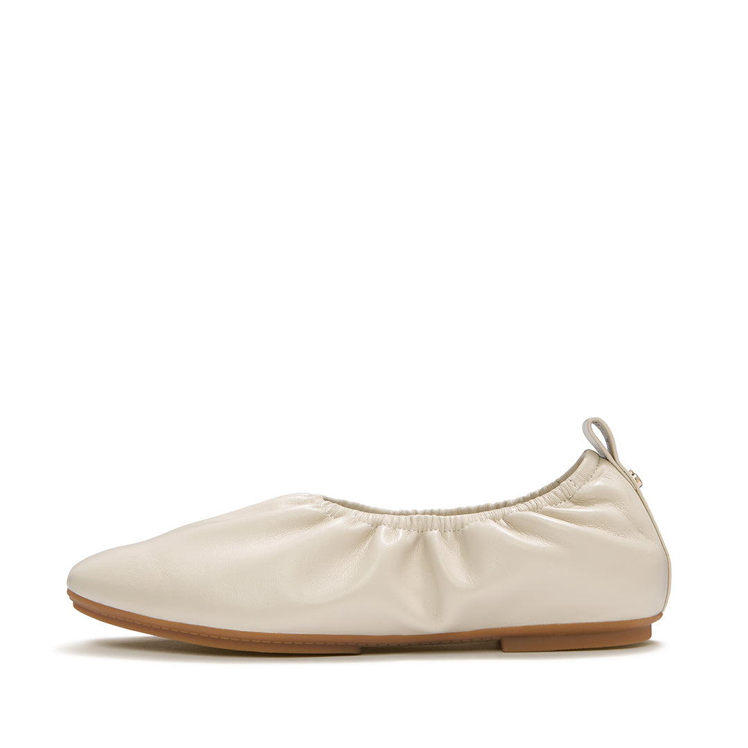 DELICATO Poise leather ballet flats with ruched detailing and cushioned comfort.