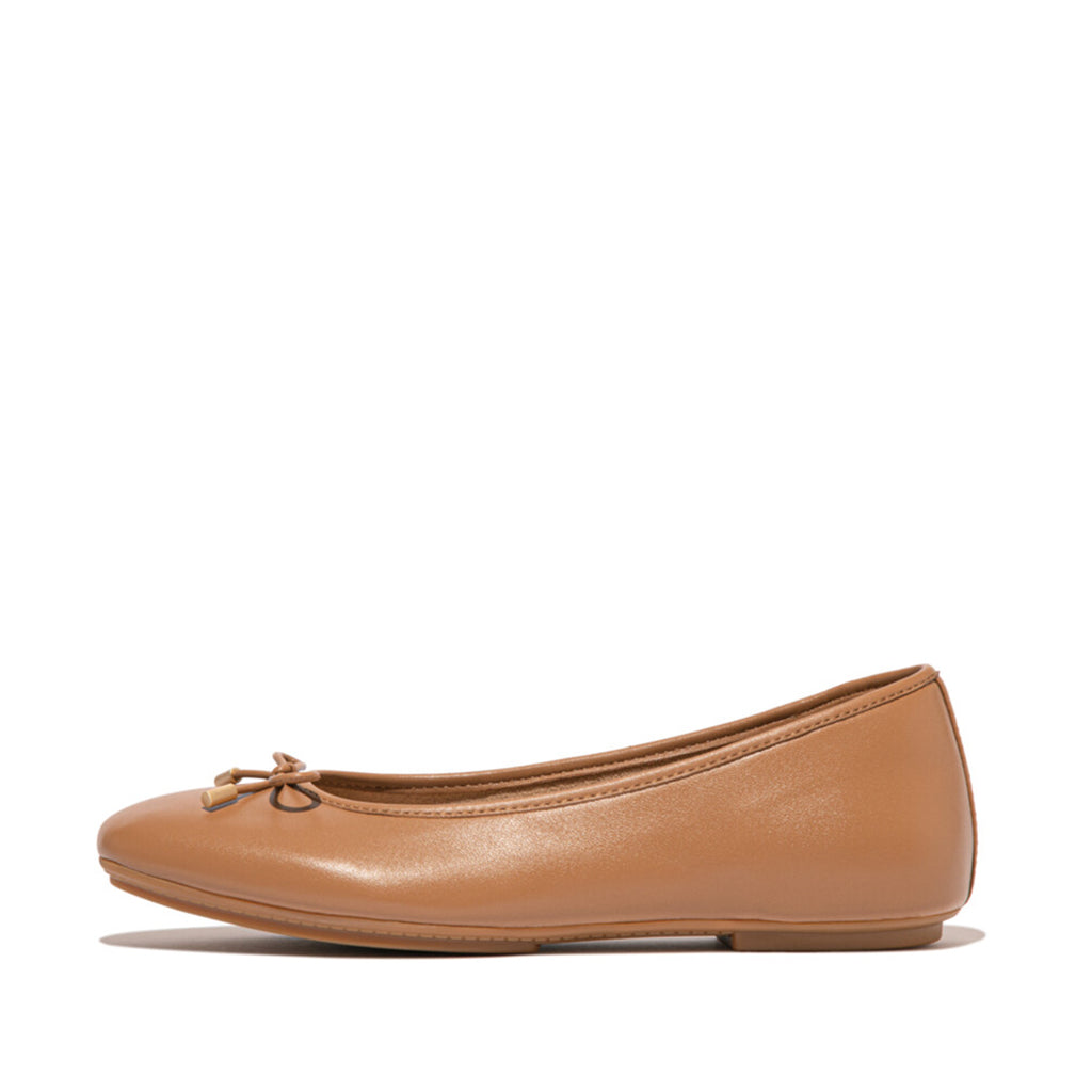 DELICATO bow soft leather ballerinas with Dynamicush™ cushioned footbed, ergonomic arch support, and sleek square-toe design.