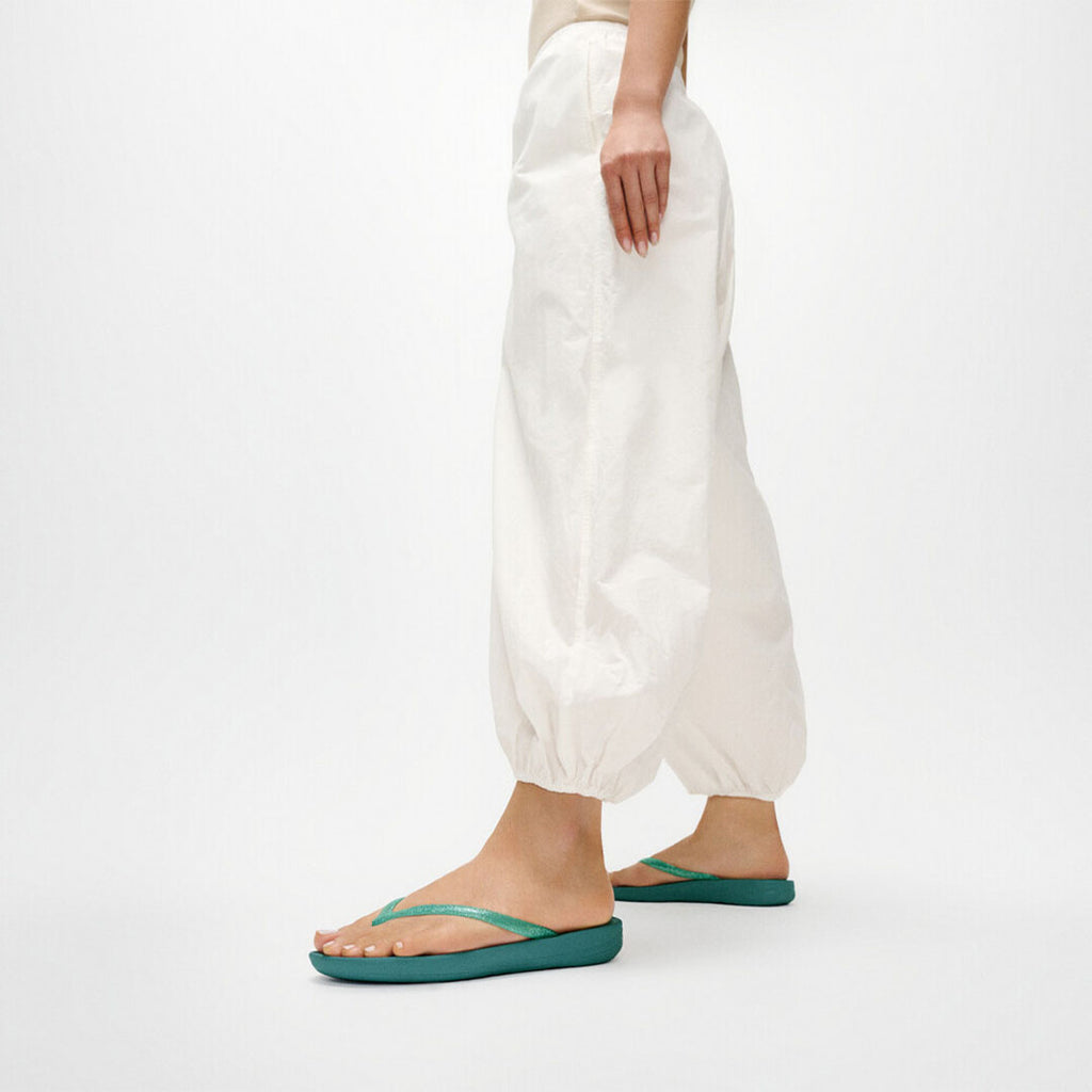 iQUSHION Glitter Ergonomic Flip-flops