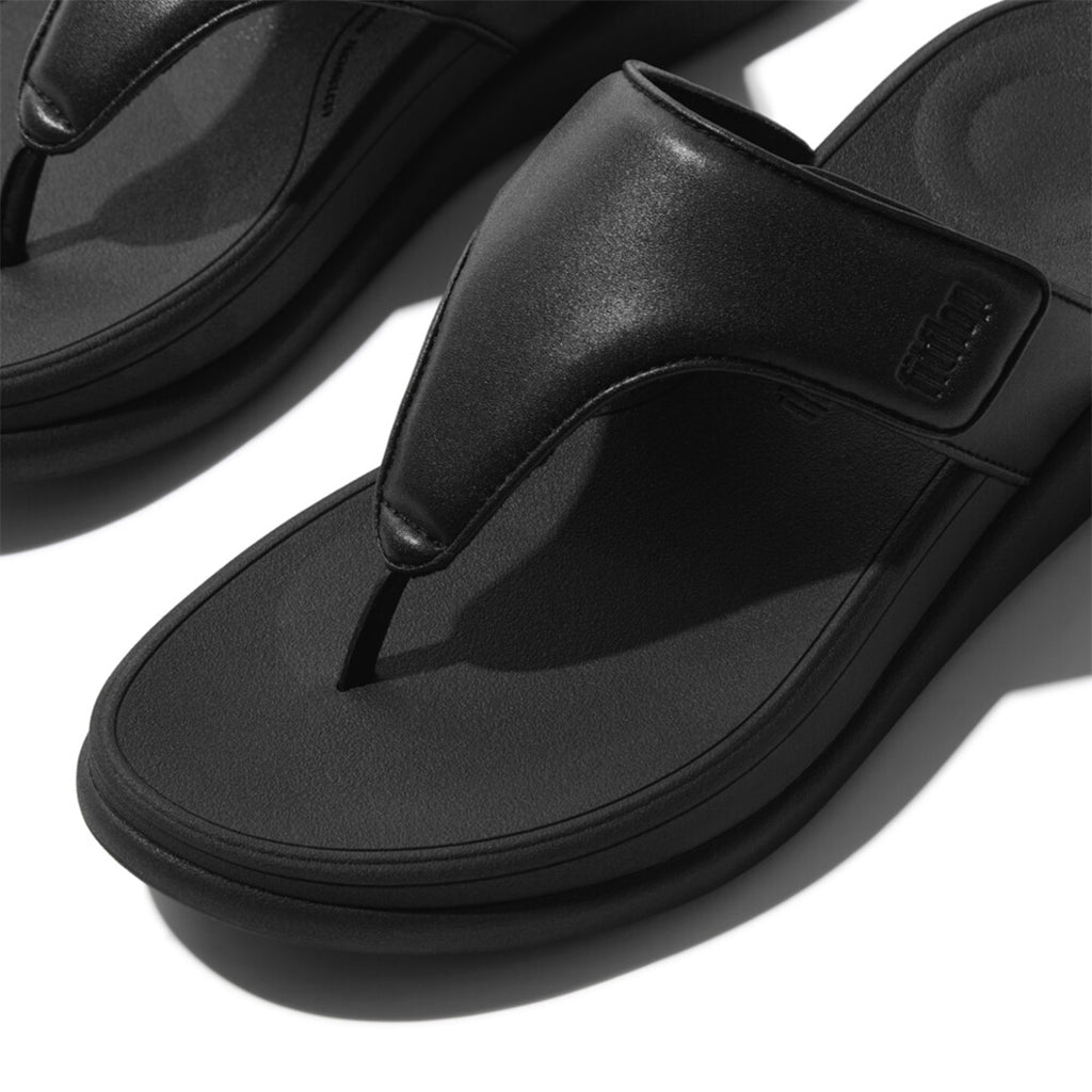 F-MODE GO adjustable toe-post sandals with padded straps and Microwobbleboard™ cushioned footbed.