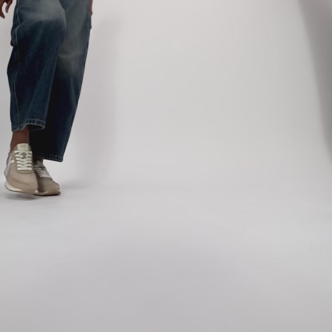 FitFlop RETRO-Q FF Fabric/Suede Sneakers with retro-inspired styling, premium suede overlays, lightweight nylon upper, and ergonomic iQushion™ cushioning.