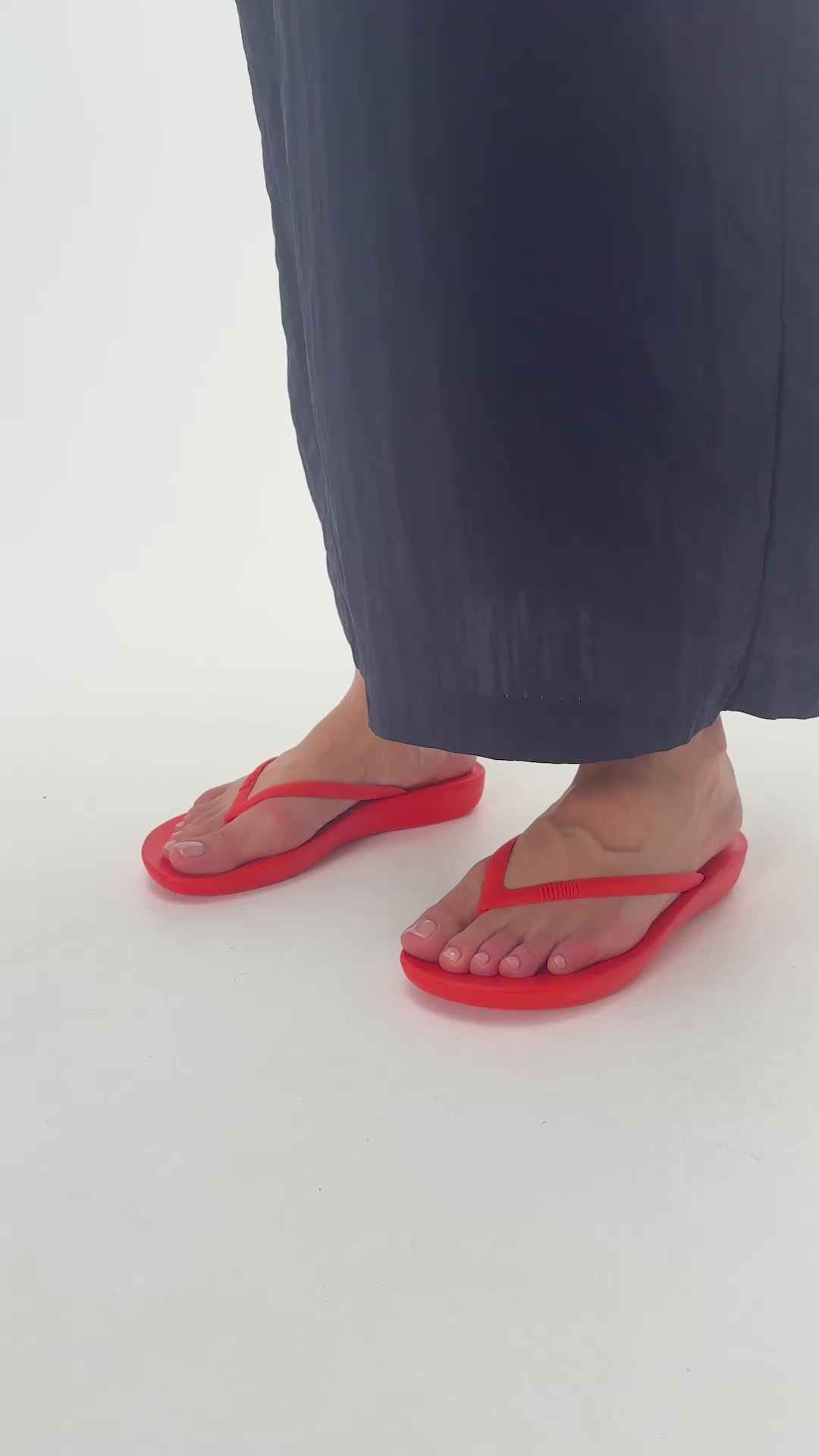iQUSHION Ergonomic Flip-Flops
